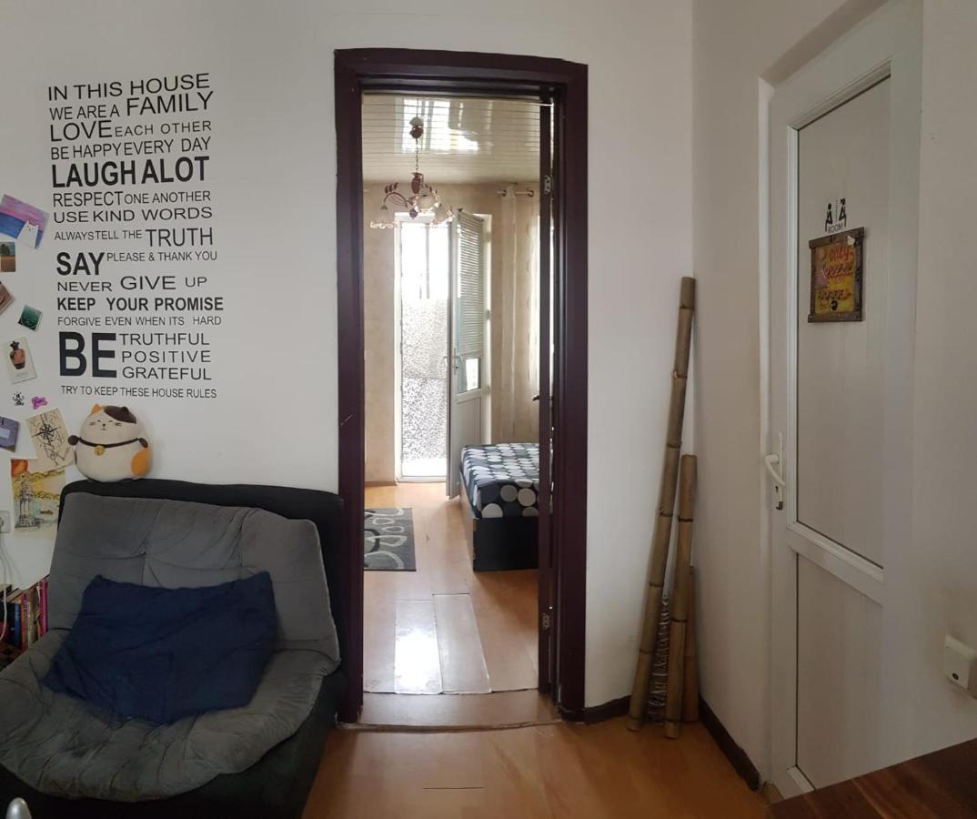 Enjoy The Hostel Batumi Esterno foto