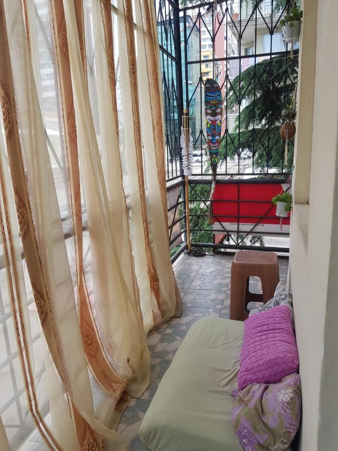 Enjoy The Hostel Batumi Esterno foto
