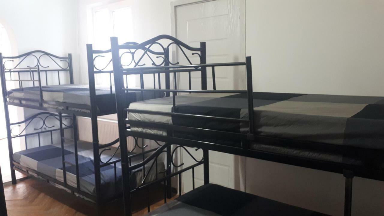 Enjoy The Hostel Batumi Esterno foto