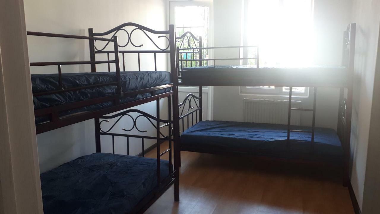 Enjoy The Hostel Batumi Esterno foto