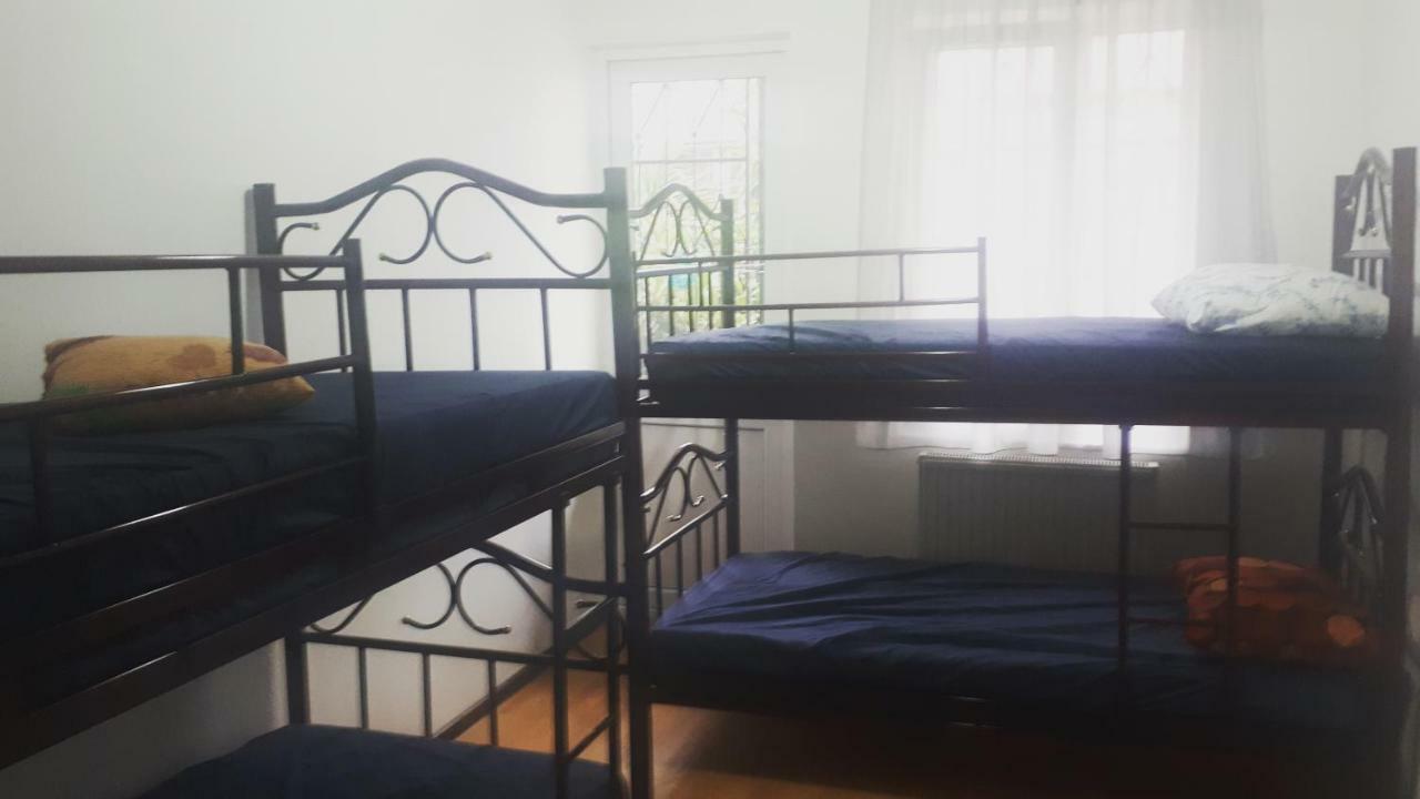Enjoy The Hostel Batumi Esterno foto